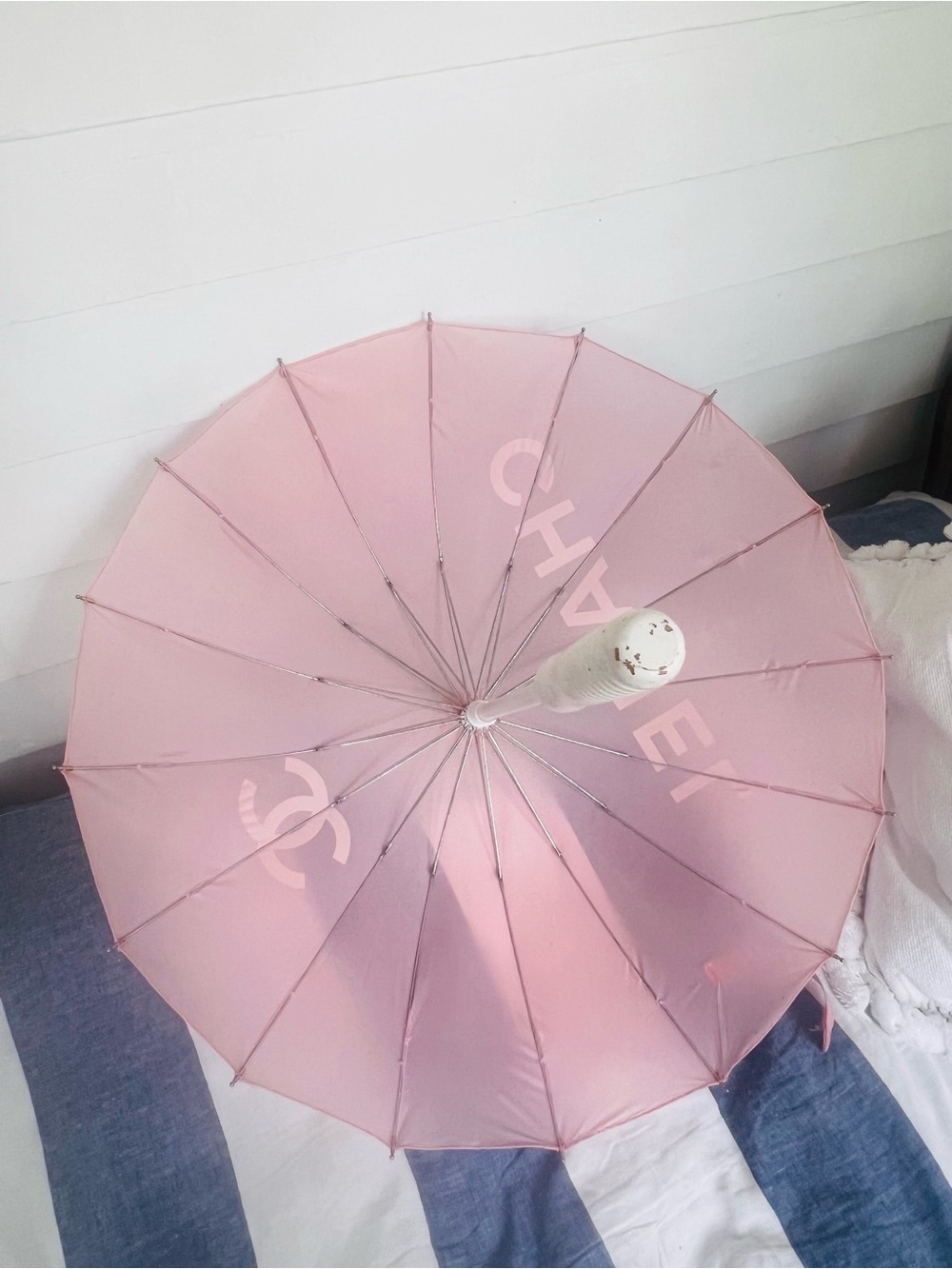 CHANEL Pink Logo Petite Umbrella - Picture 8 of 8